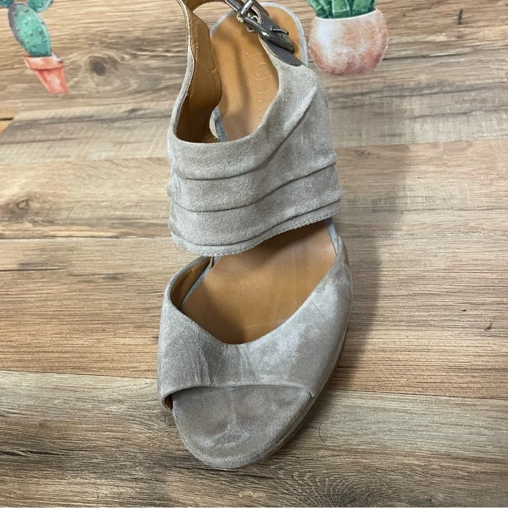 J. crew women’s suede leather peep toe heels stiletto beige neutral size 6.5 4”